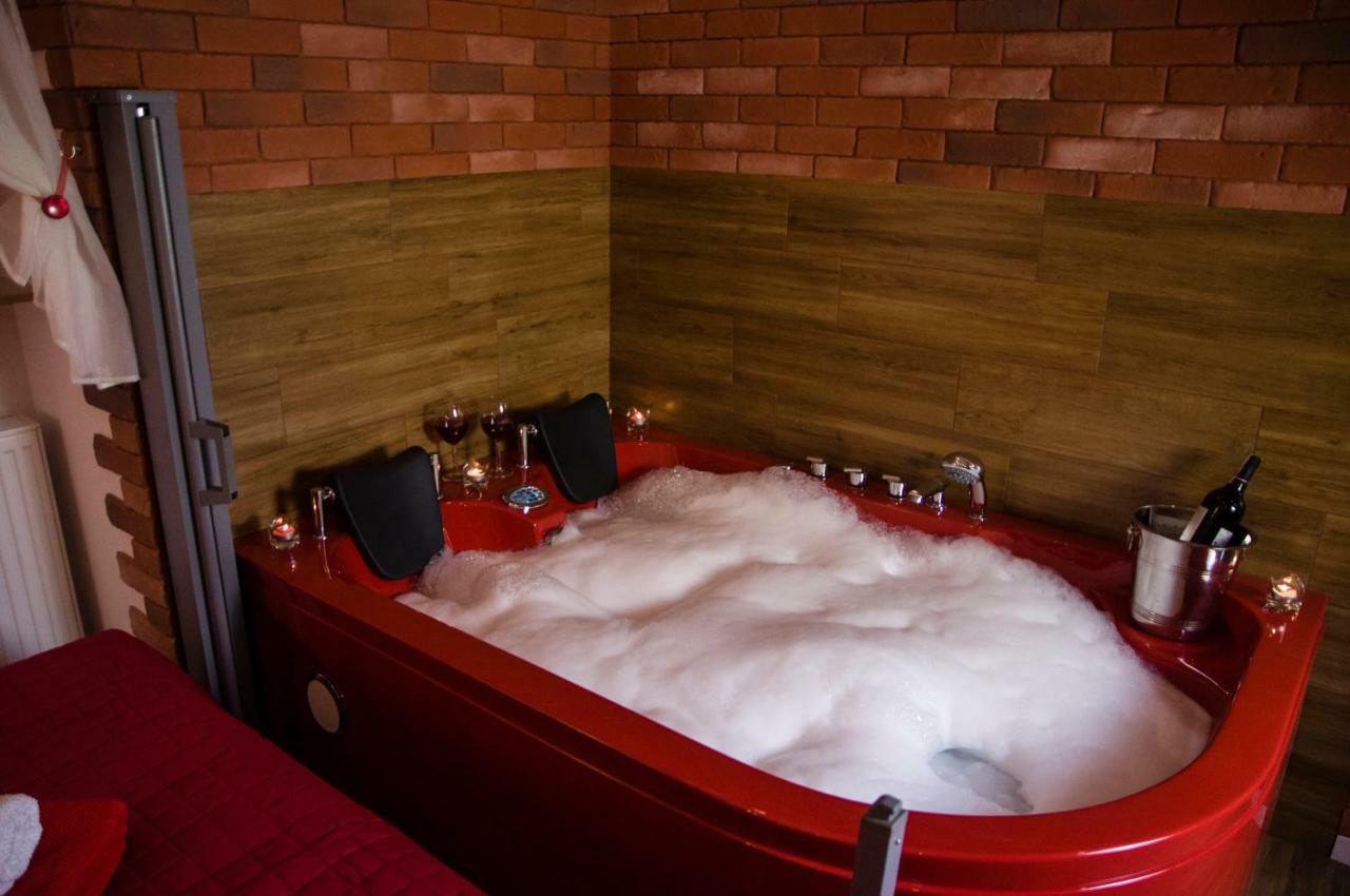 Jacuzzi Apartment Red Krakow Exterior photo